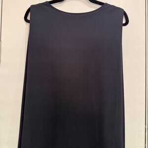 Uniqlo Women's Black Medium Boat Neck Sleeveless Tank Blouse